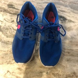 NIKE womens sneakers size 10